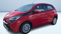 Rosso metallizzato Usata 2021 Toyota Aygo X-play Due volumi | 13.000 € (Buon prezzo)