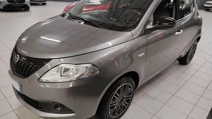Usata 2024 Lancia Ypsilon Gold Utilitaria | 14.400 € (Buon prezzo)