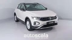 Beige metallizzato Usata 2023 VW T-Roc Life SUV | 21.990 € (Buon prezzo)