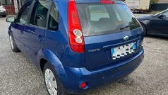 Blu Usata 2007 Ford Fiesta Ghia Due volumi | 3200 € (Buon prezzo)