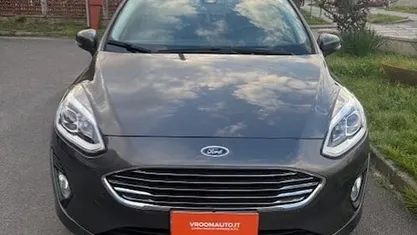 Usata Ford Fiesta 95 CV (69 kW) 2020 Gray Utilitaria