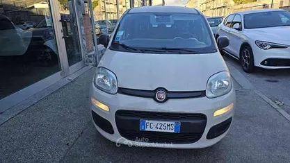 Bianco Usata 2016 Fiat Panda Easy Due volumi | 5490 € (Buon prezzo)