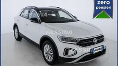 Bianco/nero Usata 2022 VW T-Roc Style SUV | 21.800 € (Buon prezzo)