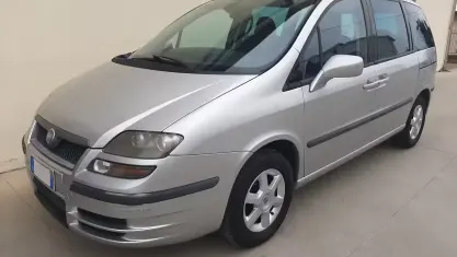 Usata Fiat Ulysse Dynamic 128 CV (94 kW) 2005 Grigio Monovolume