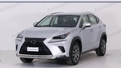 Usata Lexus NX300h Executive Line 155 CV (114 kW) 2018 Argento SUV