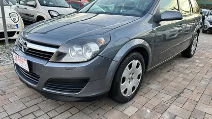 Usata 2005 Opel Astra Enjoy Station wagon | 2900 € (Buon prezzo)