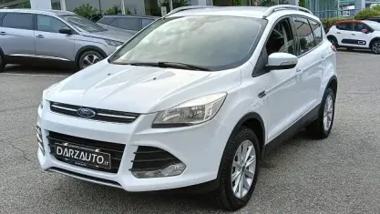 Usata Ford Kuga Titanium 150 CV (110 kW) 2015 Bianco pastello SUV