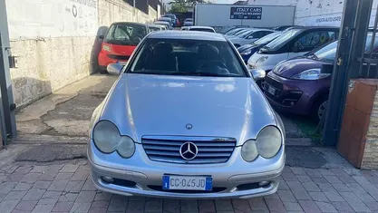 Usata Mercedes C220 Classic 142 CV (104 kW) 2003 Berlina