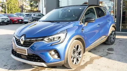 Usata Renault Captur Techno 143 CV (105 kW) 2022 Blu/azzurro SUV