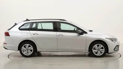 Begagnad VW Golf VIII Life 116 HK (85 kW) 2021 Kombi