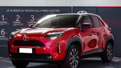 Usata Toyota Yaris Cross Trend 116 CV (85 kW) 2021 Bitone emotional red/black SUV