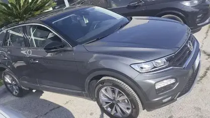 Usata VW T-Roc Style 150 CV (110 kW) 2019 Indium grey SUV