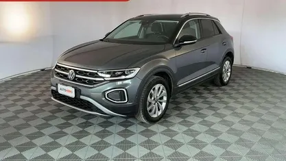 Usata VW T-Roc Style 110 CV (80 kW) 2023 Grigio SUV