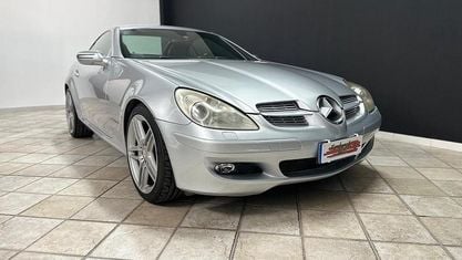 Usata Mercedes SLK200 163 CV (119 kW) 2006 Argento Cabrio