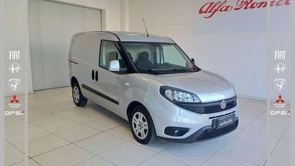Usado Fiat Doblò Lounge 105 HP (77 kW) 2022 Cinzento Monovolume