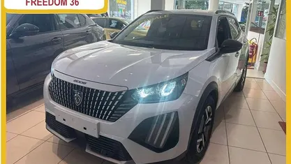 Usata Peugeot 2008 Allure 131 CV (96 kW) 2024 SUV