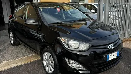 Nero Usata 2012 Hyundai i20 Tre volumi | 5499 € (Buon prezzo)