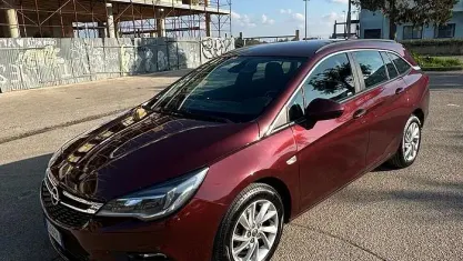 Usata Opel Astra 110 CV (80 kW) 2018 Marrone Station wagon