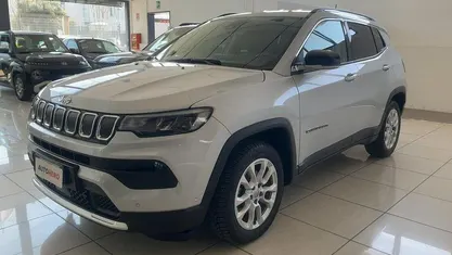 Käytetty Jeep Compass Limited 131 HP (96 kW) 2021 Hopea Katumaasturi
