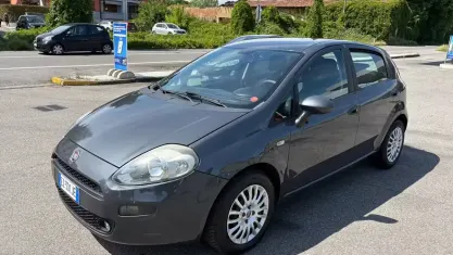 Usata Fiat Punto Lounge 69 CV (50 kW) 2015 Grigio Utilitaria
