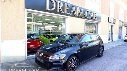 Używany VW Golf VII GTI 245 KM (180 kW) 2018 Czarny Sedan/Limuzyna