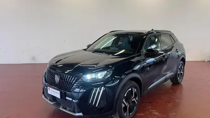 Usata 2024 Peugeot 2008 Allure SUV | 18.290 € (Buon prezzo)
