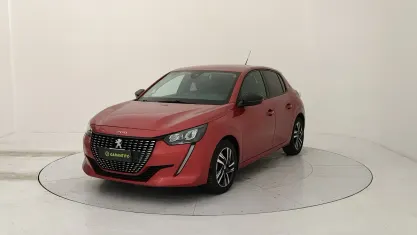 Begagnad Peugeot 208 Active 101 HK (74 kW) 2023 Röd Halvkombi