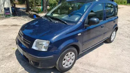 Usata Fiat Panda Lounge 75 CV (55 kW) 2011 Bluazzurro Utilitaria