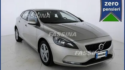 Beige Usata 2017 Volvo V40 Business Edition Station wagon | 12.900 € (Buon prezzo)