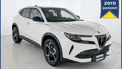 Neu Alfa Romeo GT Junior Edizione Speciale 136 PS (100 kW) 2025 Weiß SUV