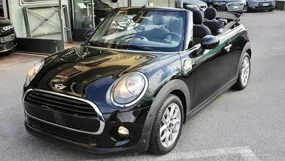 Usata Mini Cooper Cabriolet Sport 136 CV (100 kW) 2017 Nero Cabrio