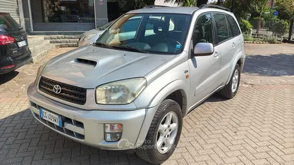 Usata Toyota RAV4 Sol 116 CV (85 kW) 2003 Argento SUV