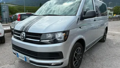 Usata VW T6 Trendline 150 CV (110 kW) 2017 Grigio Furgone