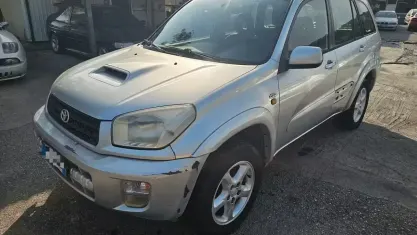 Usata Toyota RAV4 116 CV (85 kW) 2002 Grigio SUV