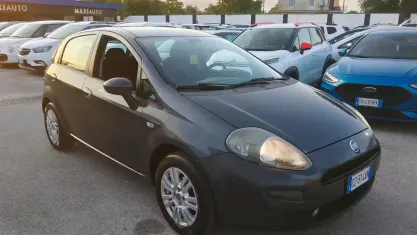 Usata Fiat Punto Lounge 69 CV (50 kW) 2014 Grigio Utilitaria