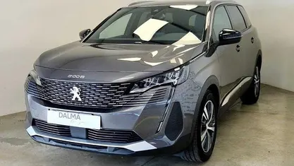 Grigio platinum Usata 2020 Peugeot 5008 Allure SUV | 19.990 € (Buon prezzo)