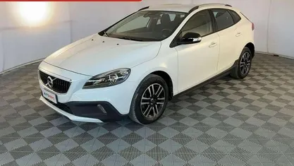 Usata Volvo V40 CC Business Edition 120 CV (88 kW) 2017 Bianco Station wagon