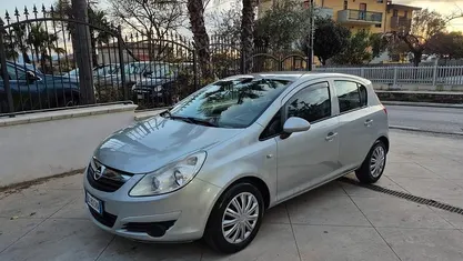 Usata Opel Corsa Cosmo 75 CV (55 kW) 2008 Berlina
