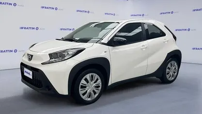 Bianco Usata 2025 Toyota Aygo X Active SUV | 14.890 € (Buon prezzo)