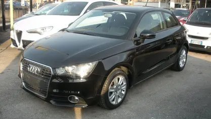 Nero Usata 2010 Audi A1 Ambition Due volumi | 9800 € (Buon prezzo)