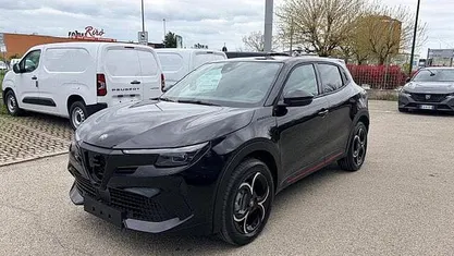 Nuova Alfa Romeo GT Junior Edizione Speciale 145 CV (106 kW) 2025 Nero SUV