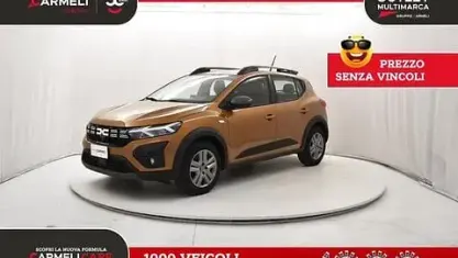 Usata Dacia Sandero Expression 101 CV (74 kW) 2023 Arancione Berlina