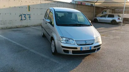 Usata Fiat Idea 90 CV (66 kW) 2007 Argento Monovolume