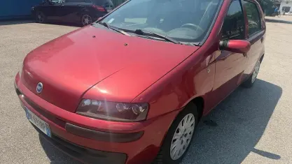 Usata Fiat Punto 80 CV (58 kW) 2000 Rosso Utilitaria