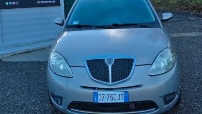 Usata Lancia Ypsilon 75 CV (55 kW) 2009 Grigio Utilitaria