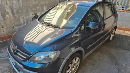Usata VW Golf V Comfortline 140 CV (102 kW) 2007 Blu Berlina