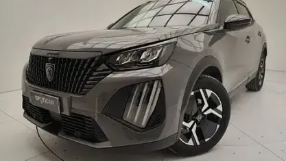 Usata Peugeot 2008 Allure 101 CV (74 kW) 2025 Grigio SUV