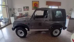 Suzuki Samurai