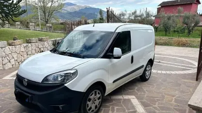Usata Fiat Doblò 120 CV (88 kW) 2017 Bianco Monovolume