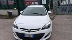 Bianco Usata 2013 Opel Astra Cosmo Tre volumi | 2950 € (Ottimo prezzo)